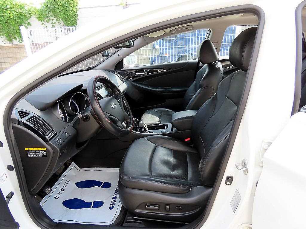 Hyundai Sonata — photo 05