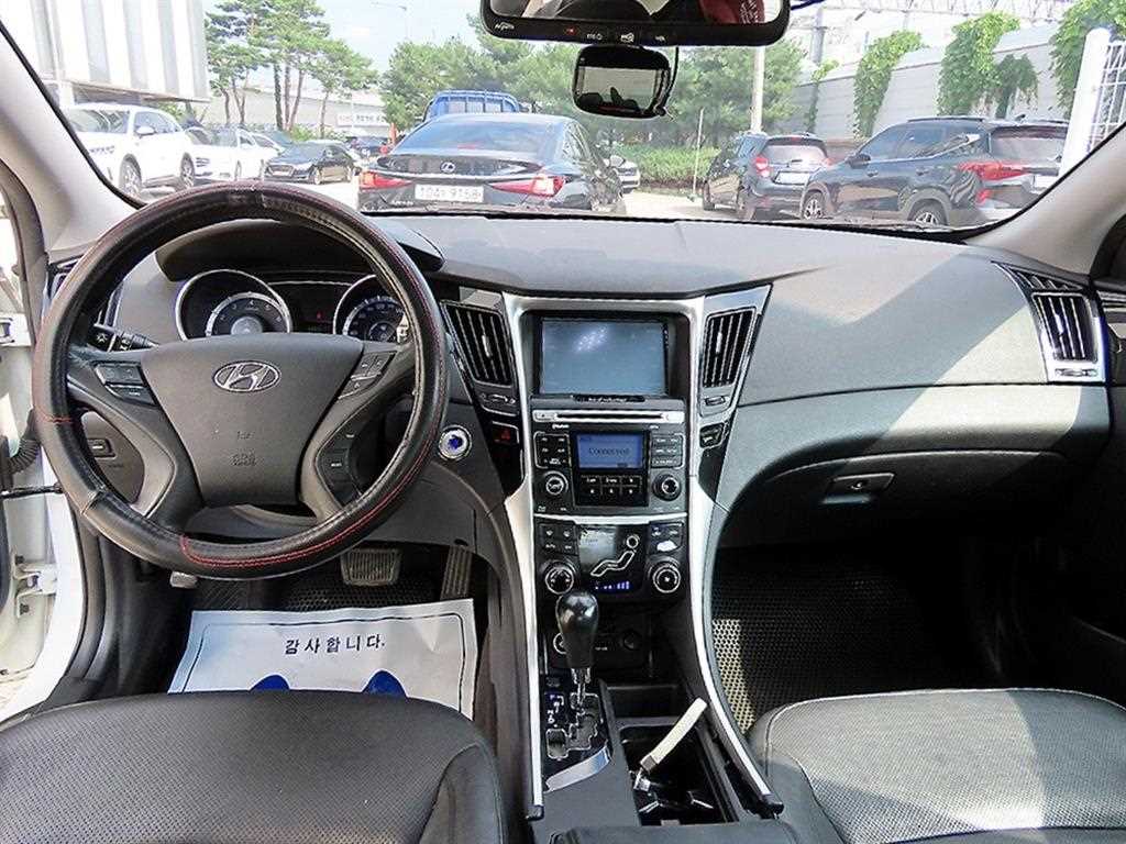 Hyundai Sonata — photo 07