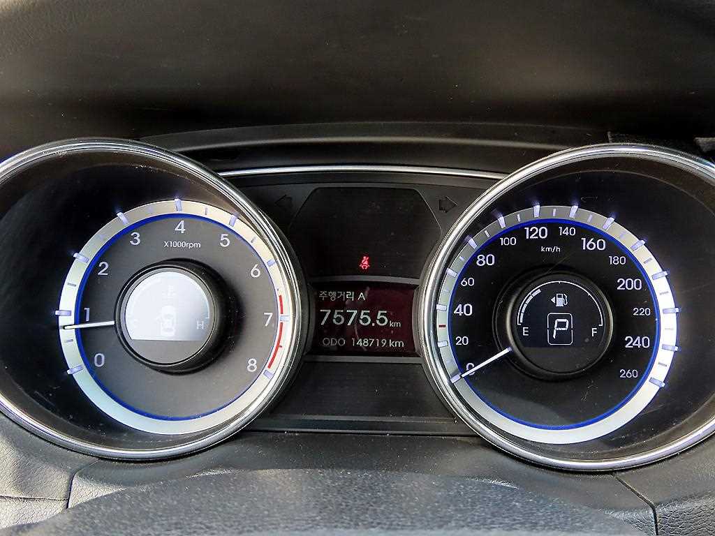 Hyundai Sonata — photo 09
