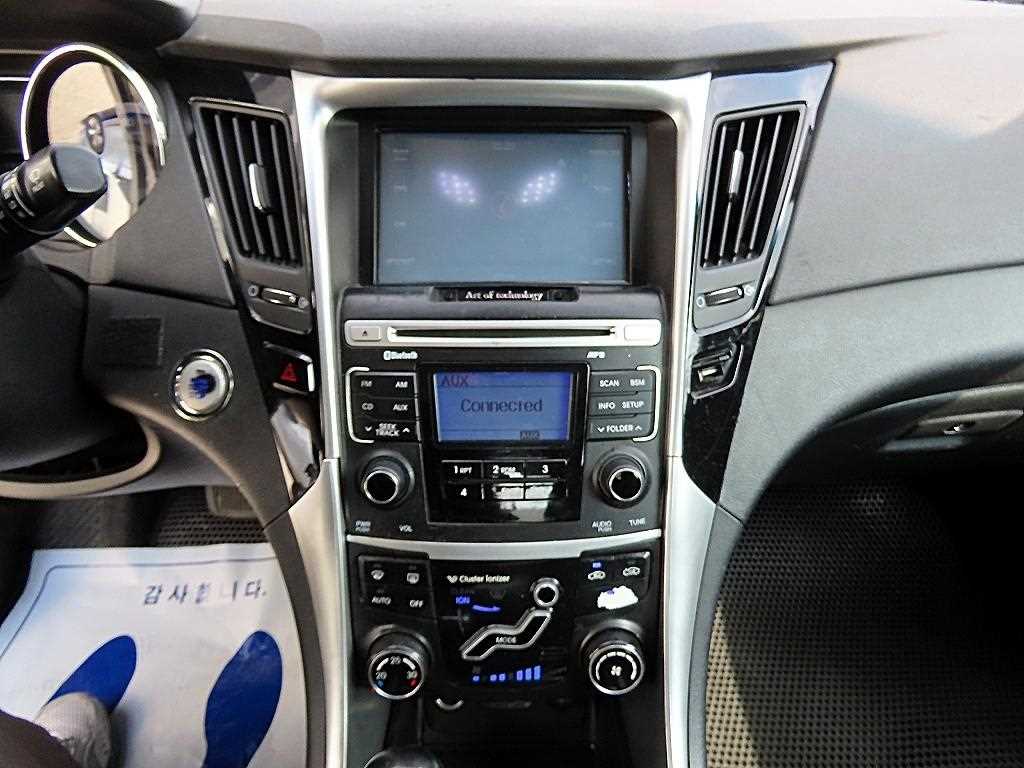 Hyundai Sonata — photo 14