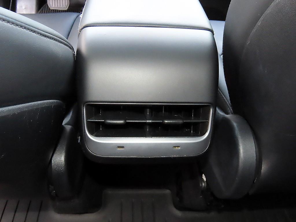 Tesla Model Y — photo 14