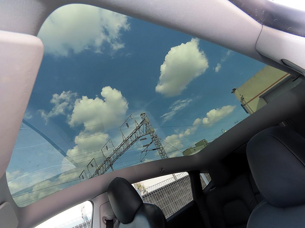 Tesla Model Y — photo 16