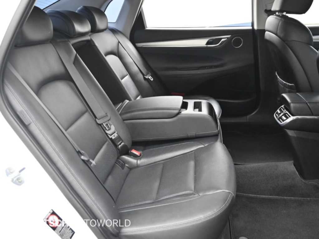Hyundai Grandeur — photo 12