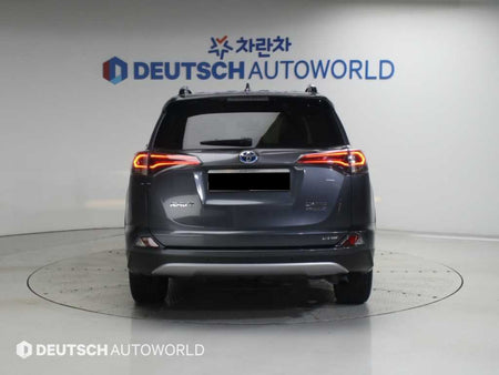 Toyota RAV4 — photo 04