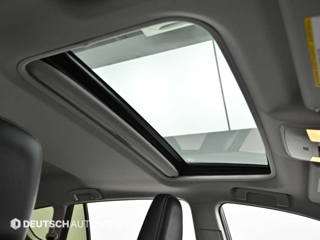 Toyota RAV4 — photo 18