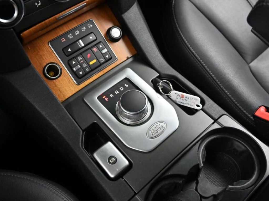 Land Rover Discovery — photo 09