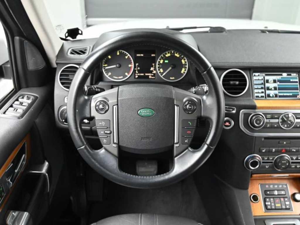 Land Rover Discovery — photo 13