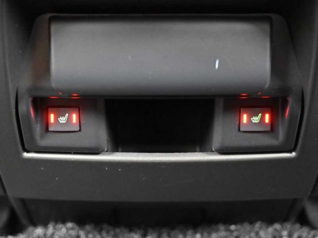 Land Rover Discovery — photo 16