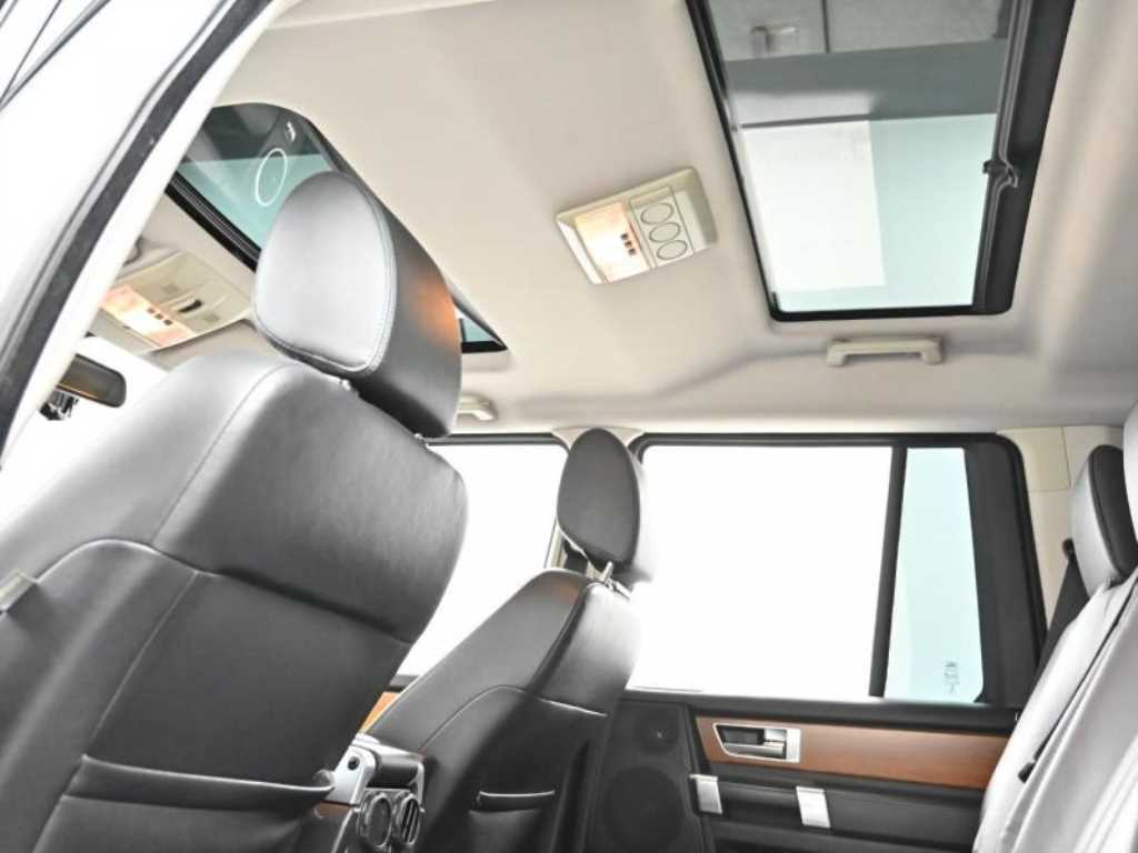 Land Rover Discovery — photo 18