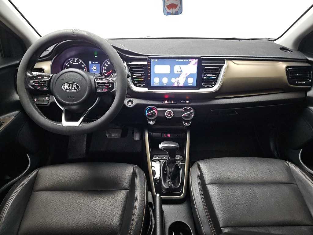Kia Stonic — photo 07