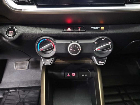 Kia Stonic — photo 10