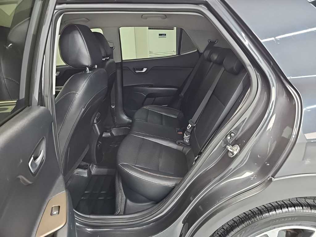 Kia Stonic — photo 12