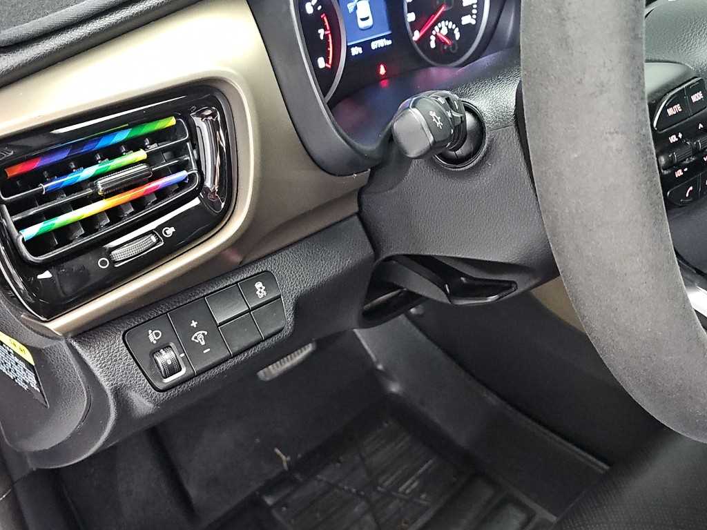 Kia Stonic — photo 16