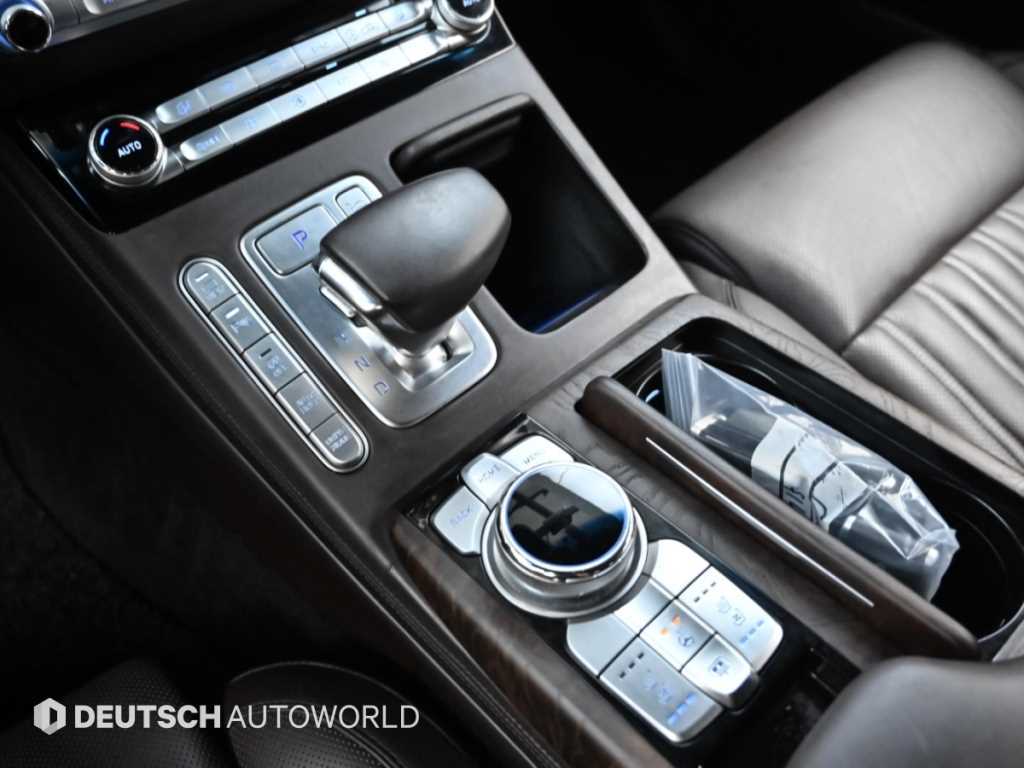 Genesis G90 — photo 09