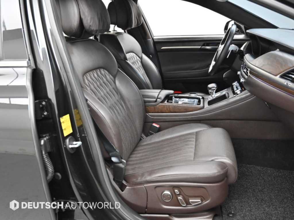 Genesis G90 — photo 10