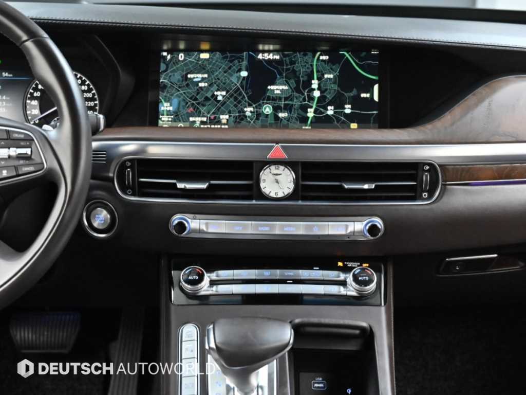 Genesis G90 — photo 14