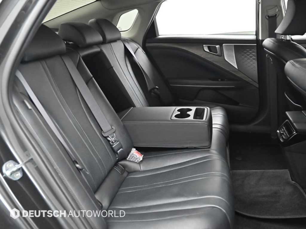 Kia K8 — photo 12