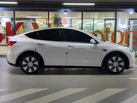 Tesla Model Y — photo 03
