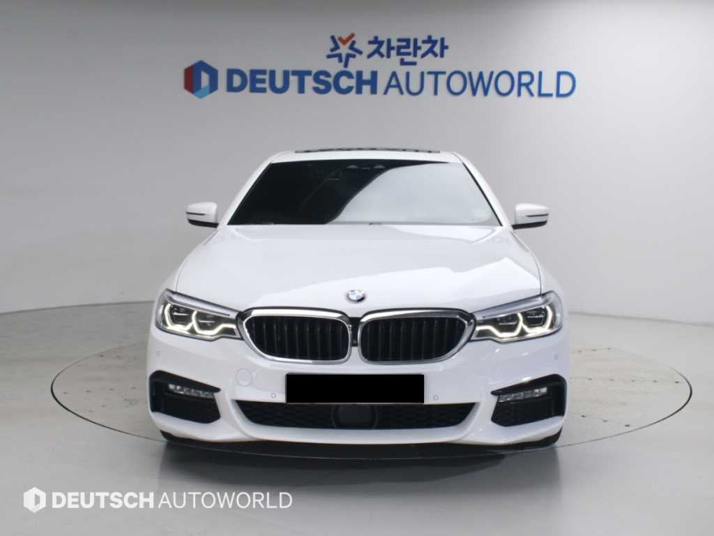 BMW 5-Series — photo 03