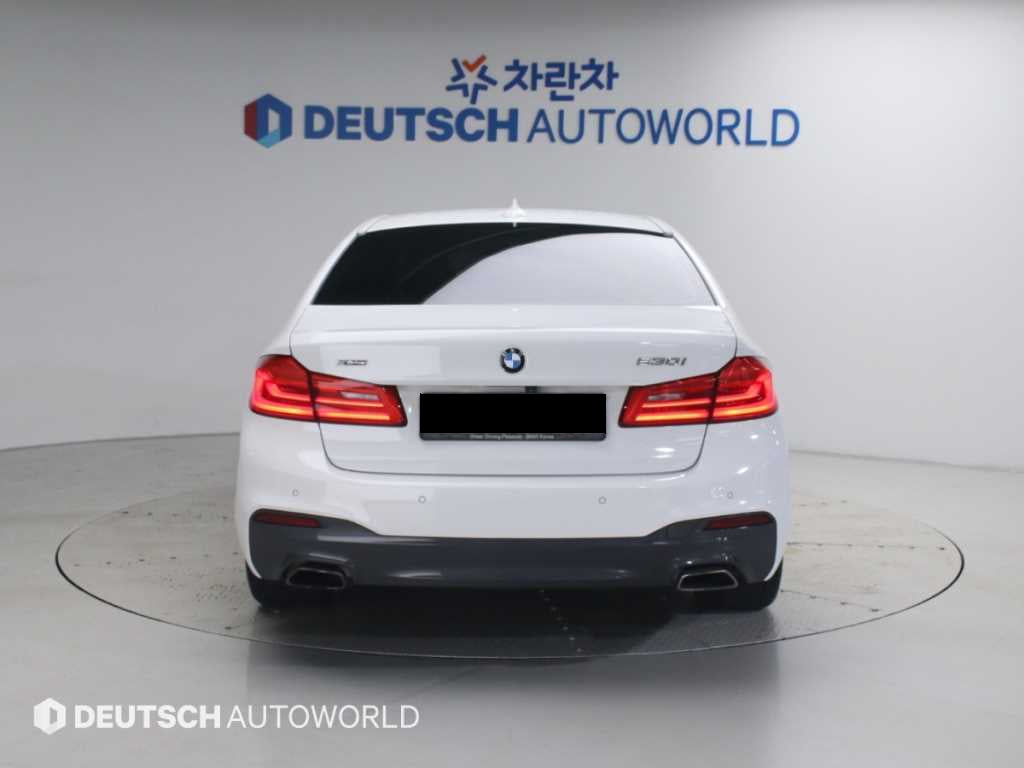 BMW 5-Series — photo 04
