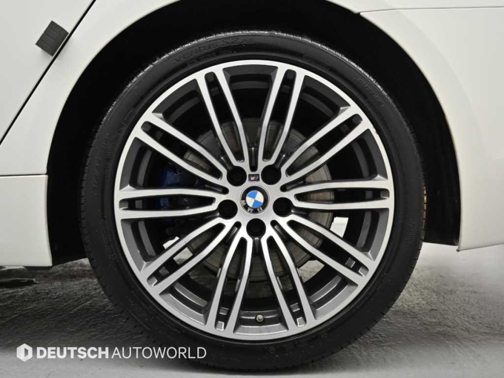 BMW 5-Series — photo 05