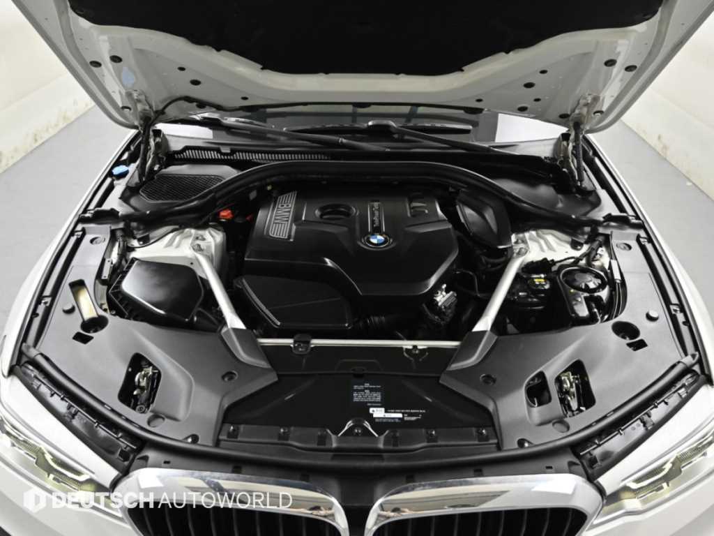 BMW 5-Series — photo 06