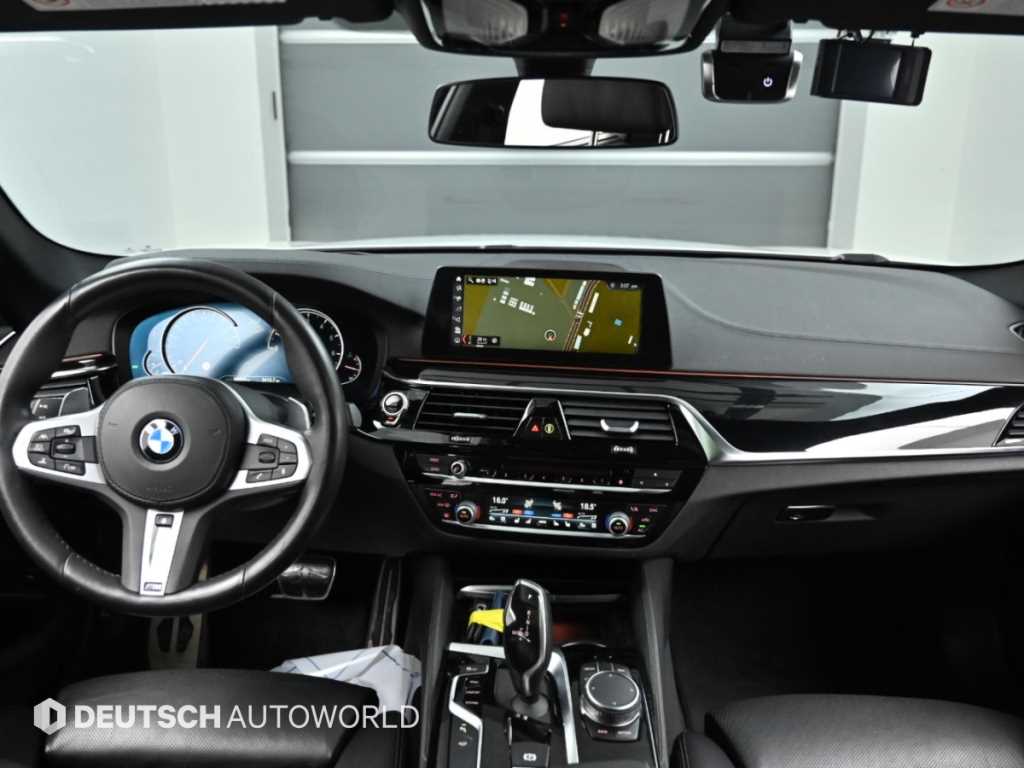 BMW 5-Series — photo 07