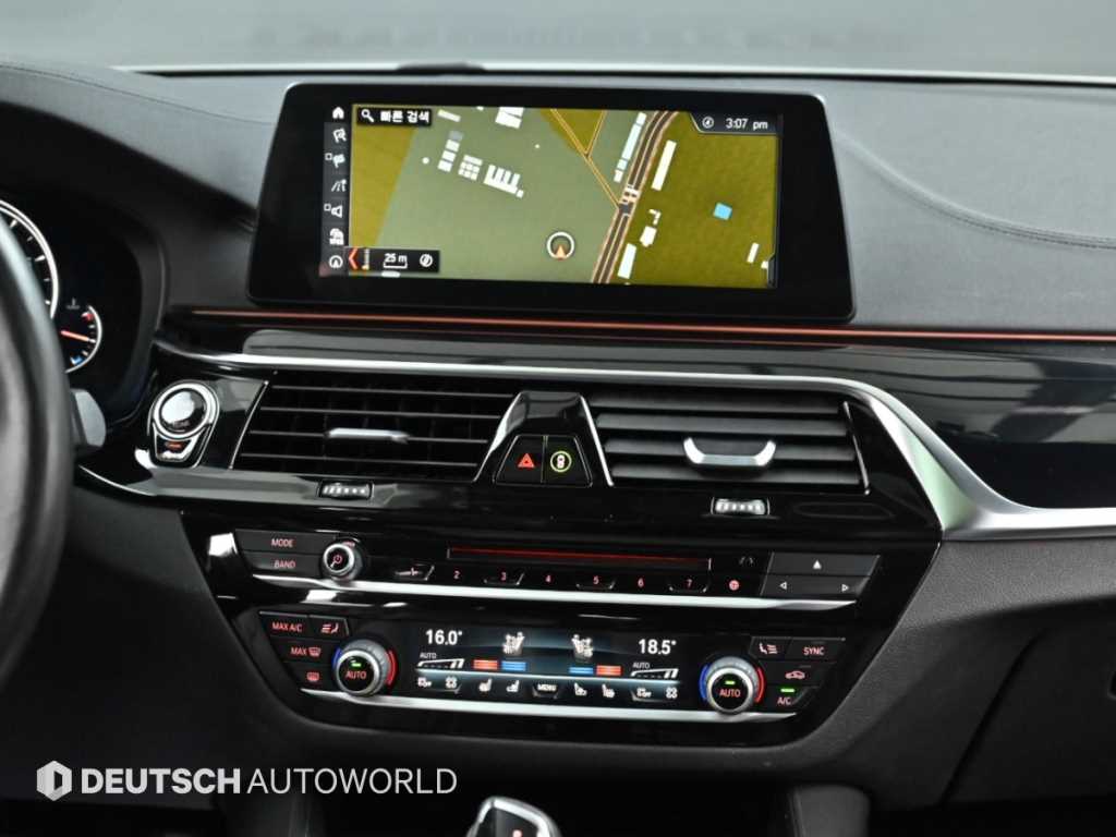 BMW 5-Series — photo 14