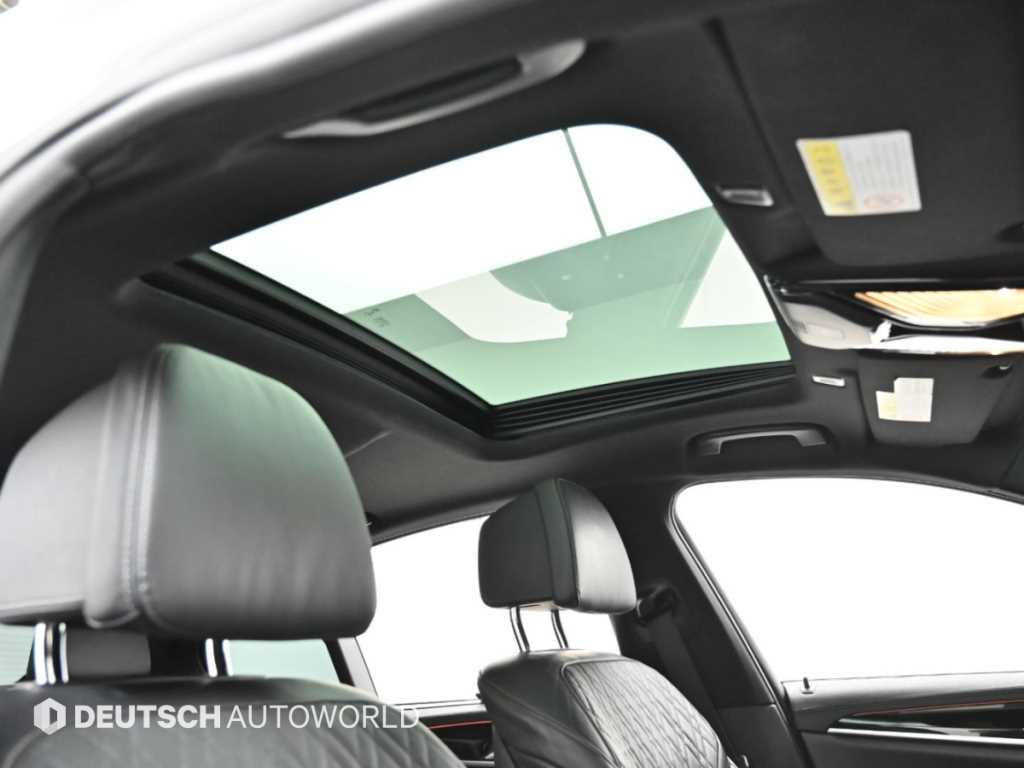 BMW 5-Series — photo 18