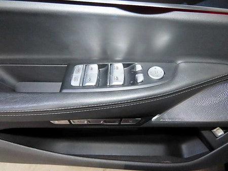 BMW 7-Series — photo 13