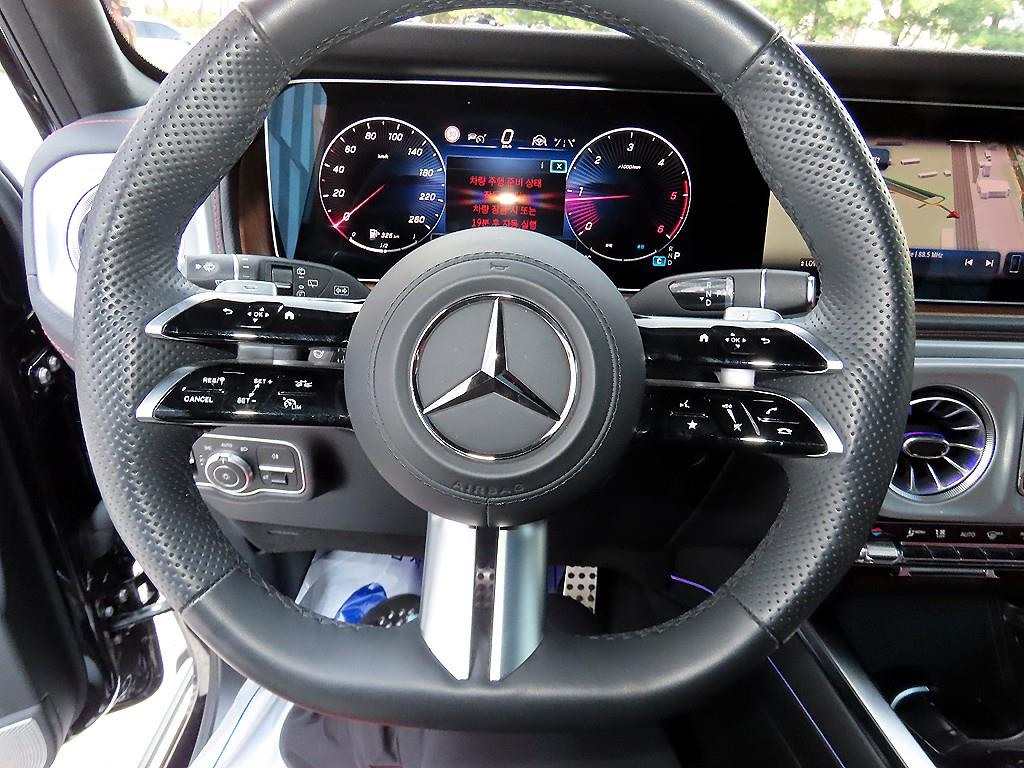 Mercedes-Benz G-Class — photo 08
