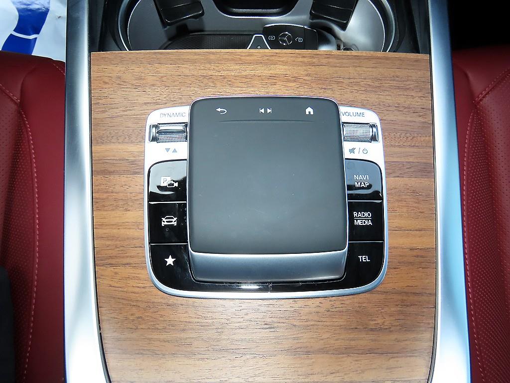 Mercedes-Benz G-Class — photo 12