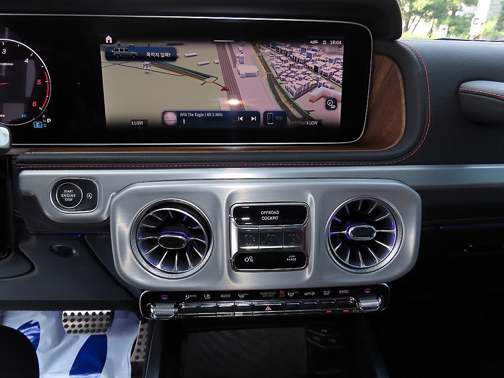 Mercedes-Benz G-Class — photo 13