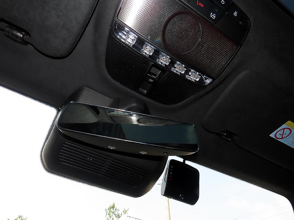Mercedes-Benz G-Class — photo 14