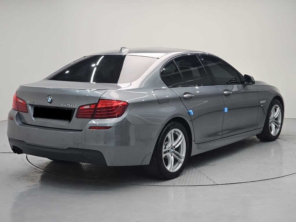 BMW 5-Series — photo 04