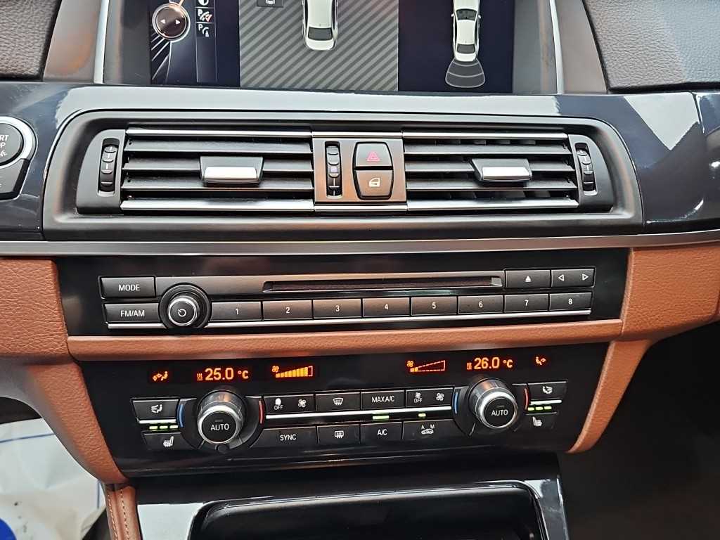 BMW 5-Series — photo 10