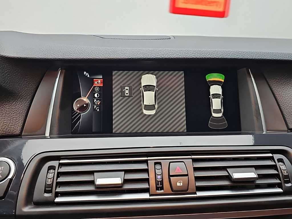 BMW 5-Series — photo 16