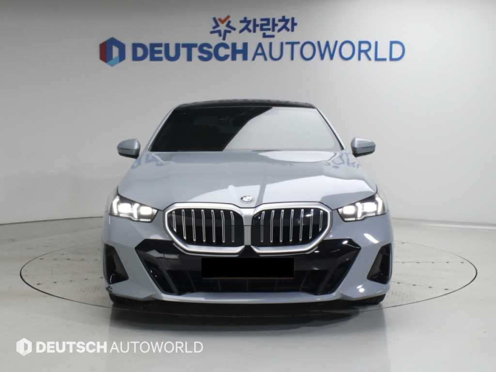 BMW 5-Series — photo 03