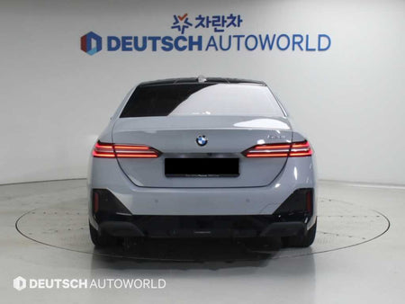 BMW 5-Series — photo 04
