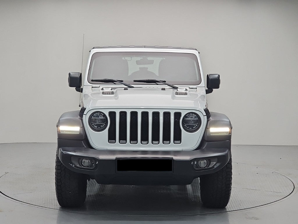 Jeep Wrangler — photo 02