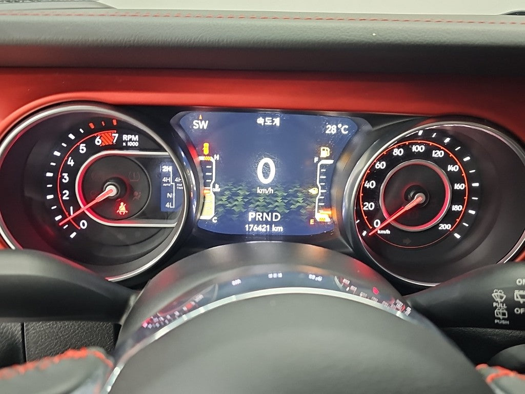 Jeep Wrangler — photo 06