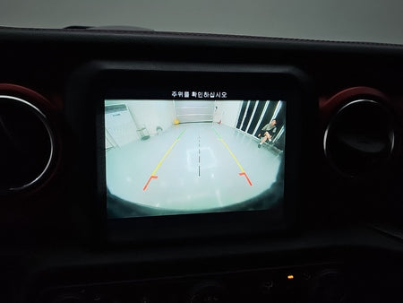 Jeep Wrangler — photo 16