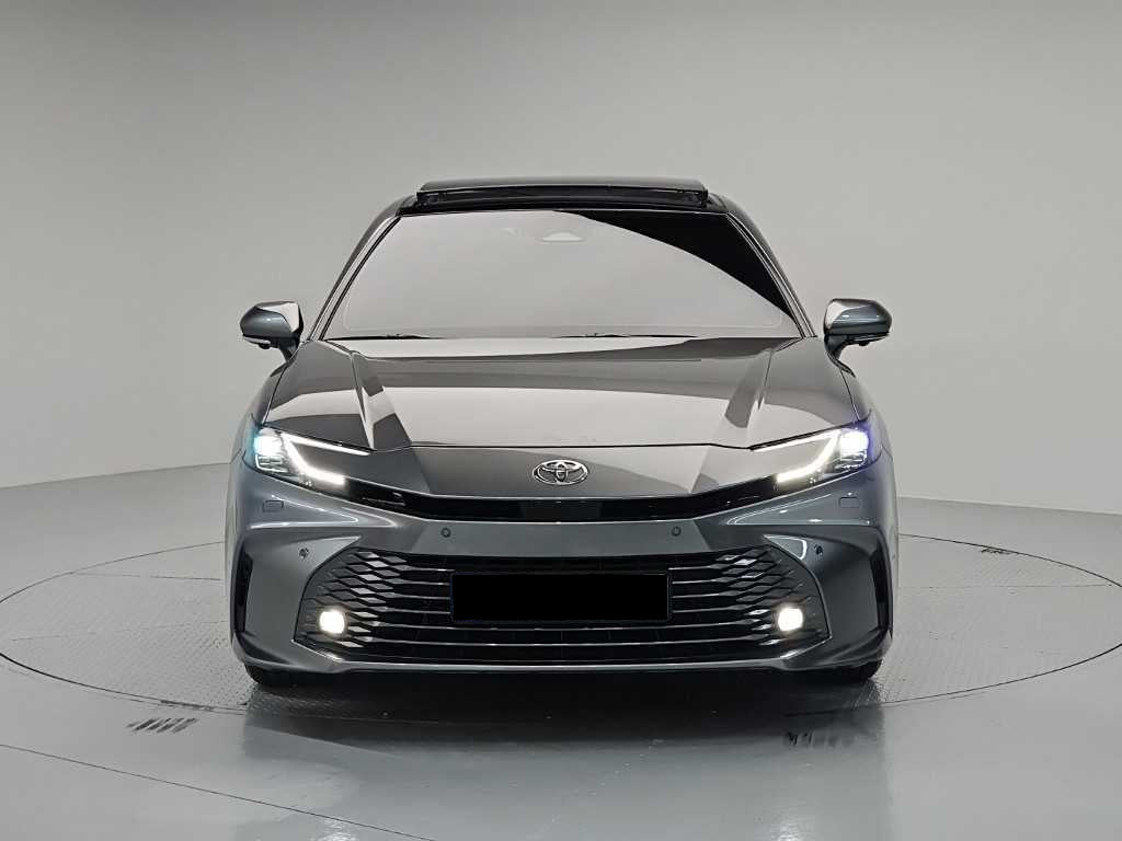 Toyota Camry — photo 02