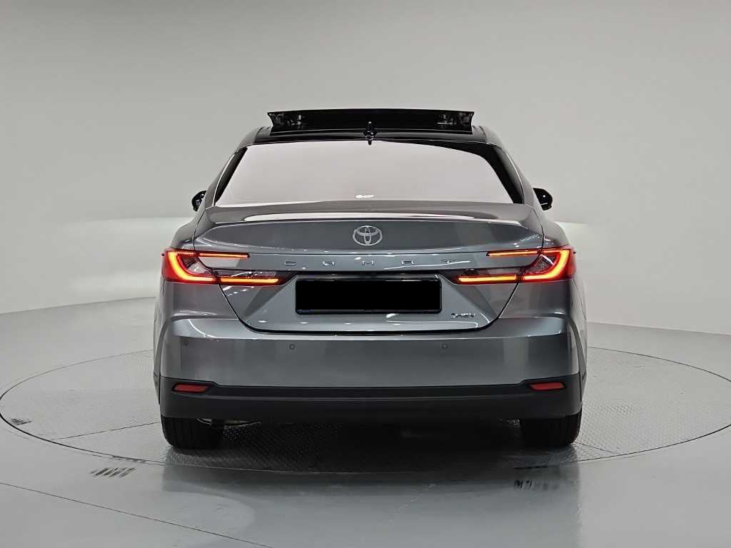 Toyota Camry — photo 03
