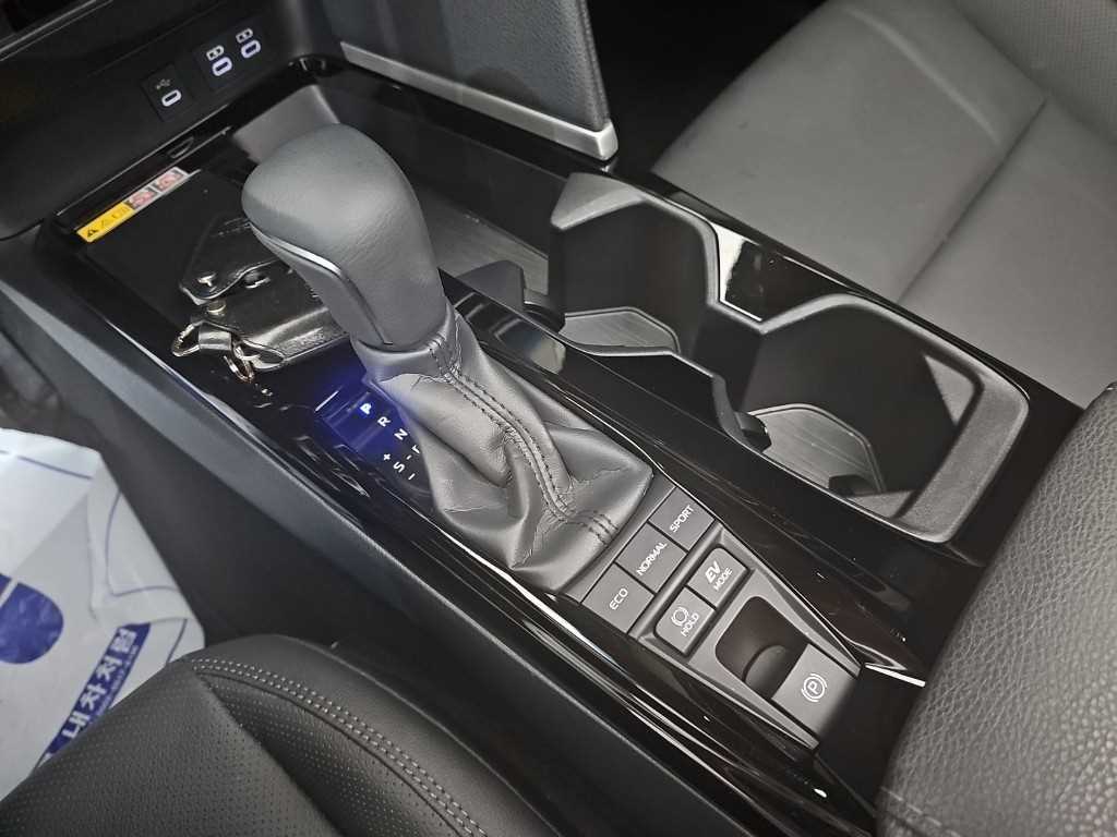 Toyota Camry — photo 08