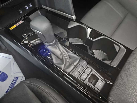 Toyota Camry — photo 08