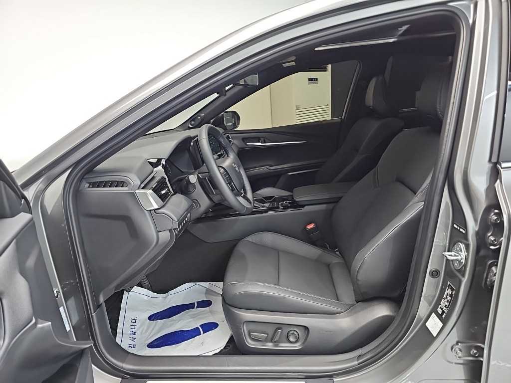 Toyota Camry — photo 11
