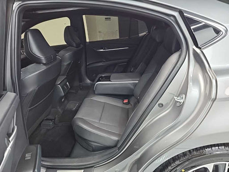 Toyota Camry — photo 12