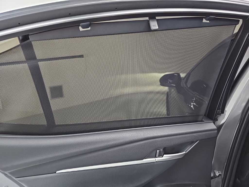 Toyota Camry — photo 13