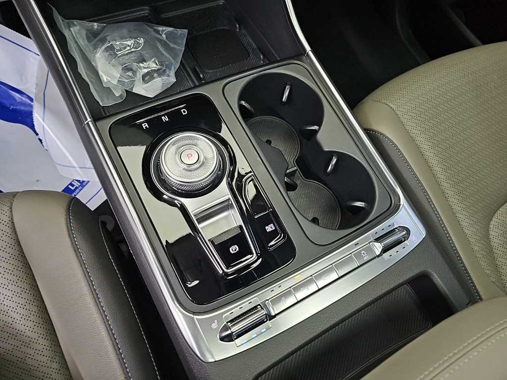 Kia Carnival — photo 08